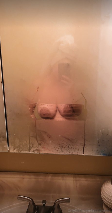 Bronte Keznor_ exklusive nette bilder