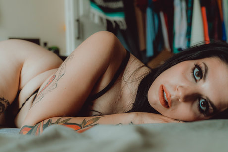 geile asiatische onlyfans nackt kostenlose bild