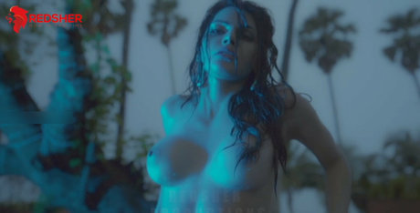 Sherlyn Chopra sexy porno foto