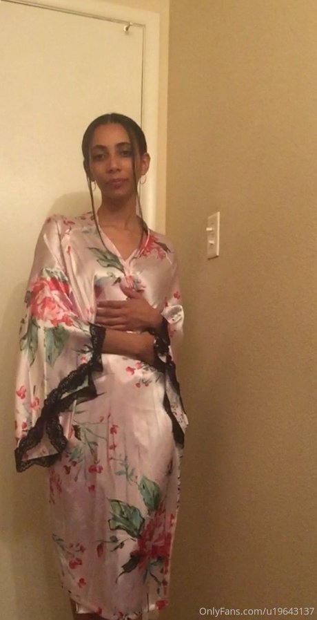 nackte rothaarige onlyfans hübsche schöne bild