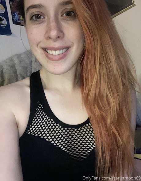 Scarlet Moon top kunst galerie