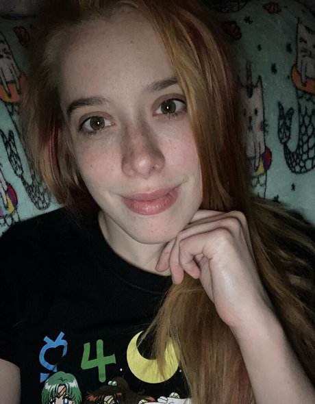 Scarlet Moon schauspielerin heiße galerie