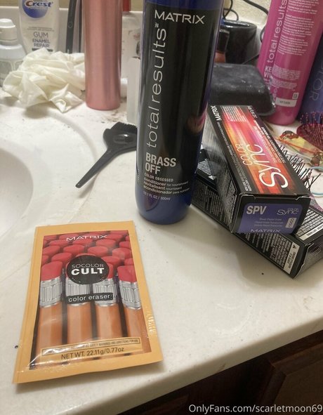 Scarlet Moon hd nette fotos