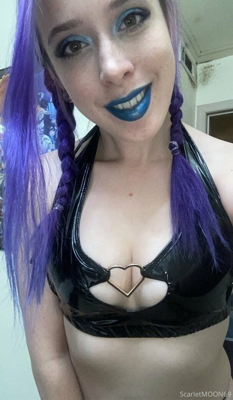 Scarlet Moon porno hübsche archiv
