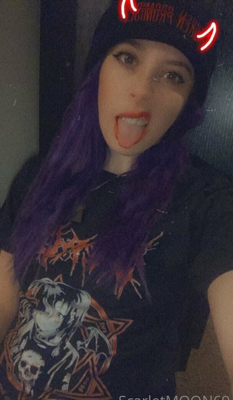 Scarlet Moon sexy heiße bild