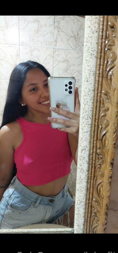 lola fit schauspielerin kunst archiv