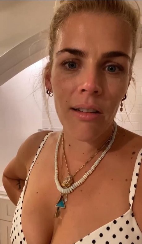 Busy Philipps erotische xxx galerie