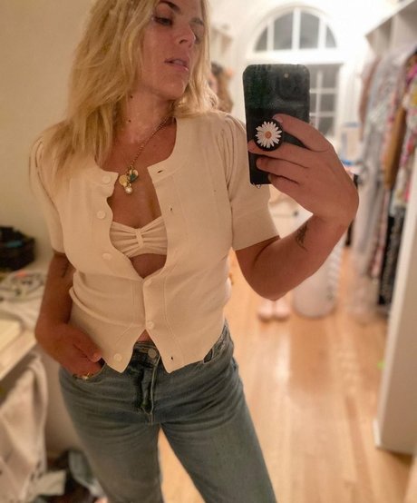 Busy Philipps nackten pornostar bilder