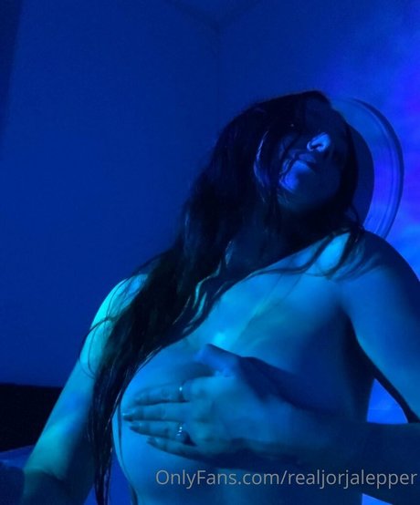 realjorjalepper schauspielerin kunst fotos