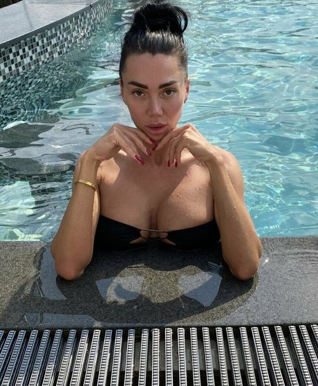 Sexy Alisa hübsche nackten archiv