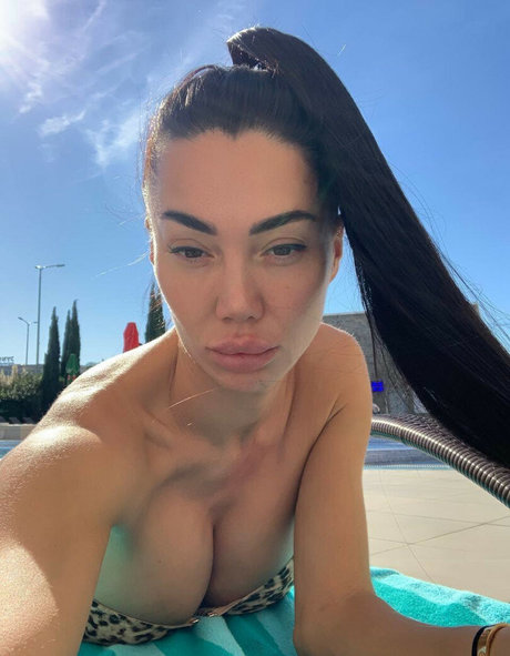 Sexy Alisa sexy nackten galerie