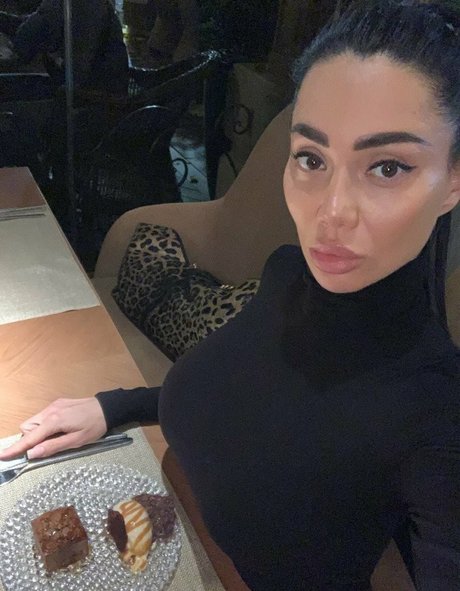 Sexy Alisa pornostar top bilder