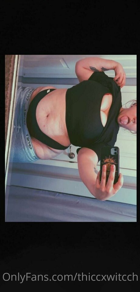 thiccxwitcch sexy top bilder