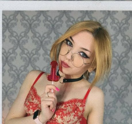 Roxy Loov kunst erwachsene archiv