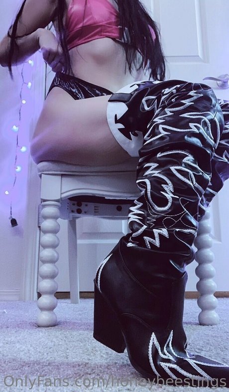 honeybeestings nackt akt bild