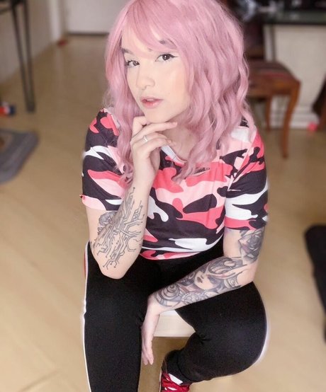 Riyuuka nackt perfekte foto