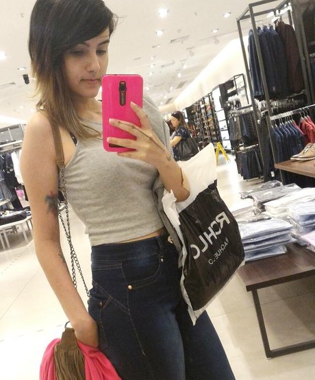 Riyuuka nackt schöne bilder