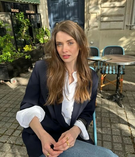 Juliet Searle xxx bild