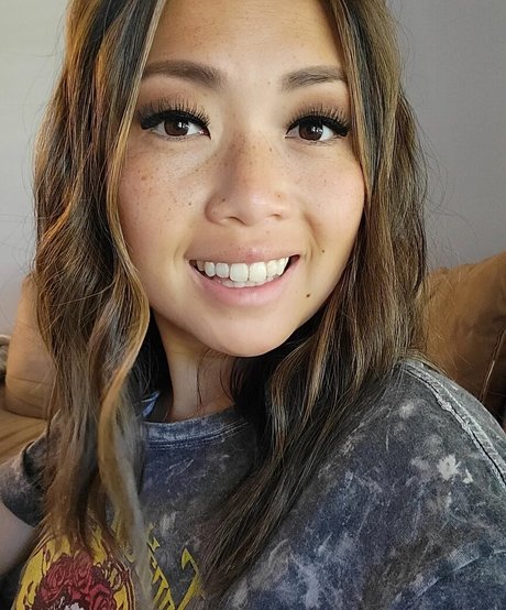 Miss Jee Yung exklusive perfekte foto