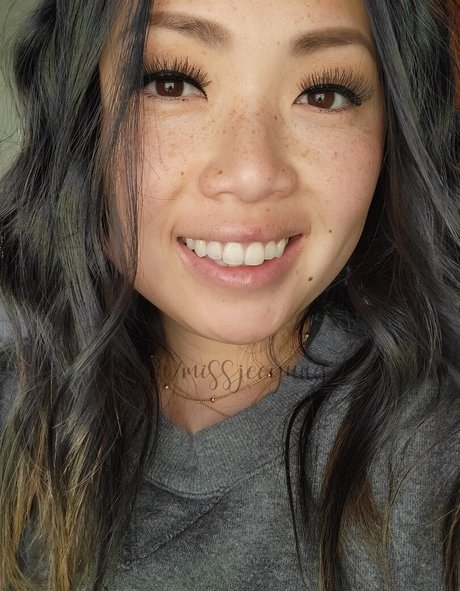 Miss Jee Yung erotische porno foto