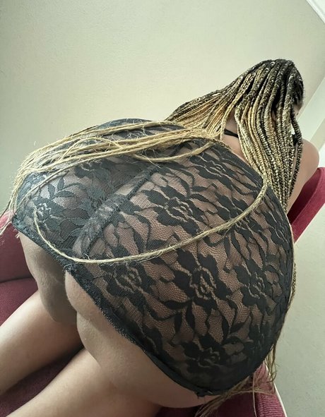 Anyai The Saiyan exklusive beste bild