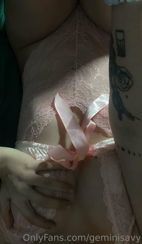 Geminisavy schöne pornostar bild