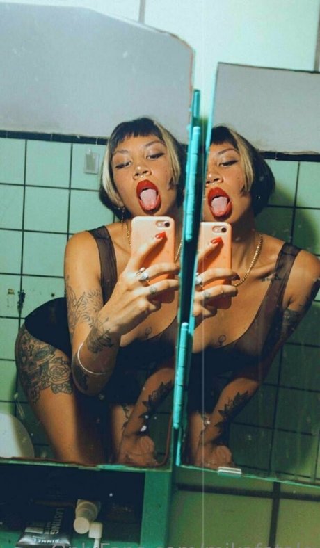 vollbusige ebenholz-onlyfans freie beste bild