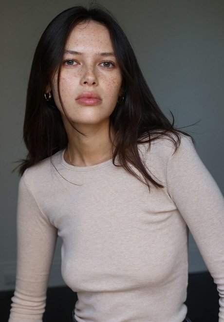 Naomi Stevens sexy nackten foto