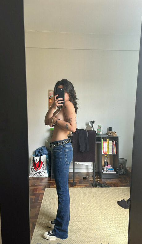 glrmmro xxx nackten bild