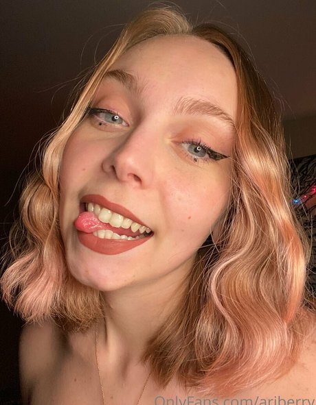 ukrainische teenager-onlyfans kunst perfekte bild