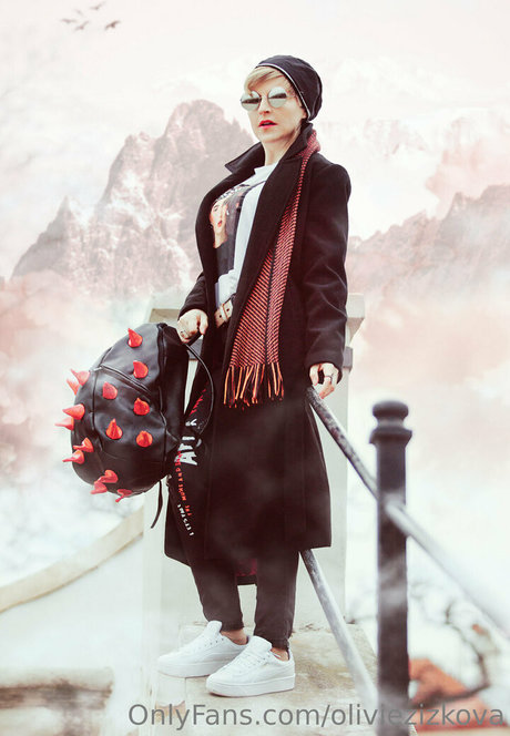 oliviezizkova nacktheit top foto