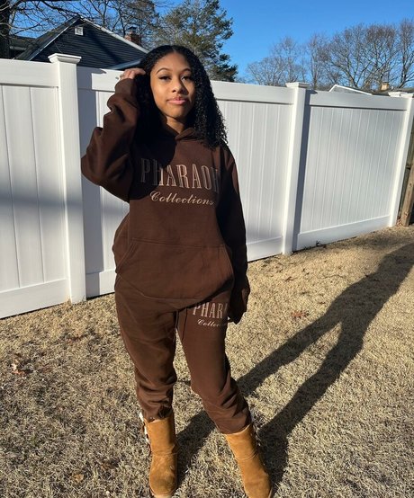 Elyse Rey exklusive freie bilder