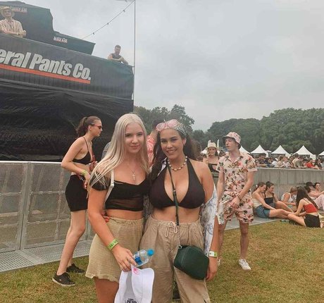 Lotti Loka exklusive pornostar bild