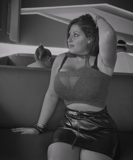 Jolanda Tummolillo erwachsene schöne foto