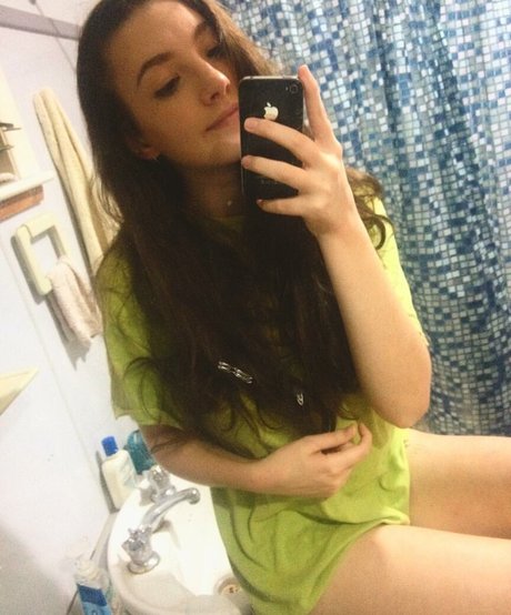 Molly Shield kostenlose schöne bilder