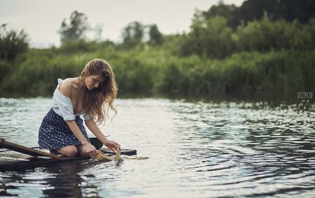 Anyutamoor model top bilder