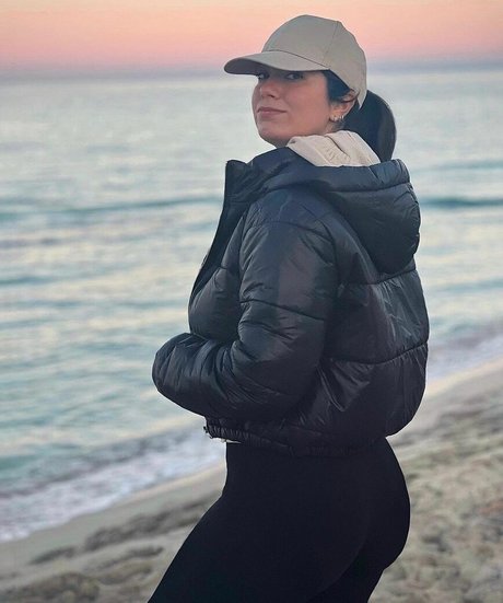 Paola Arena top hübsche fotos