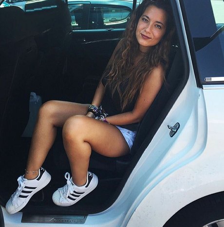 Paola Arena model nette bild