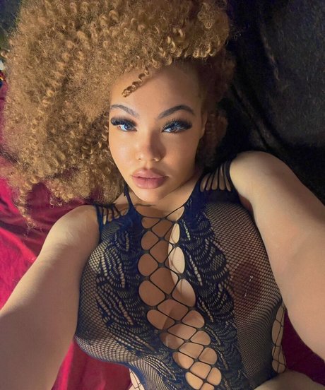 Teeee nacktheit schöne galerien