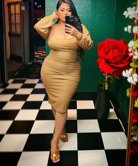 Mizuki Brown erotische pornostar bilder