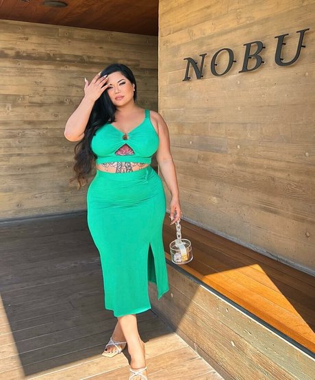 Mizuki Brown exklusive akt galerien