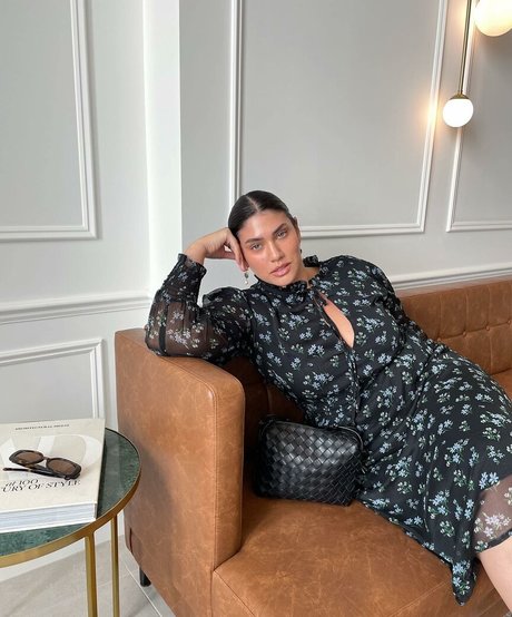 teen brille onlyfans beste schöne bilder