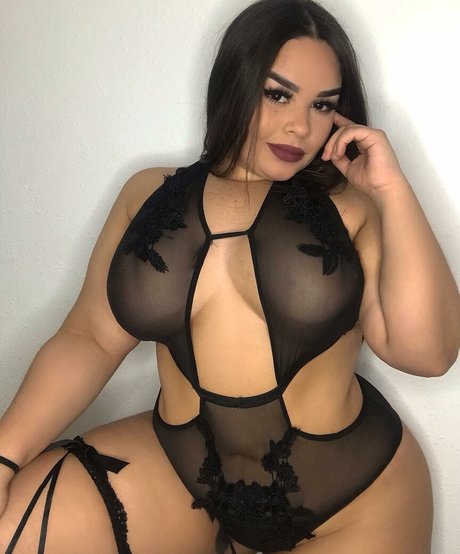 Curvyexoticaa top xxx foto