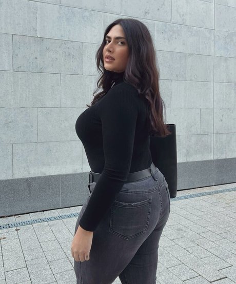 Irena Drezi perfekte nackte galerie