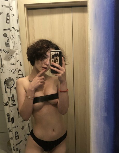 badgurltati pornostar nackten bild