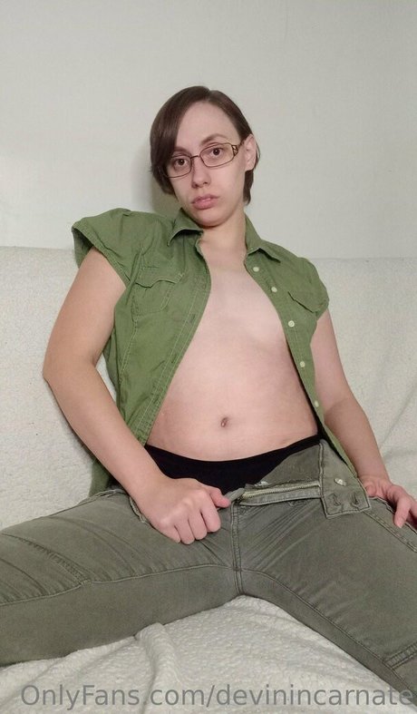 devinincarnate schauspielerin heiße fotos