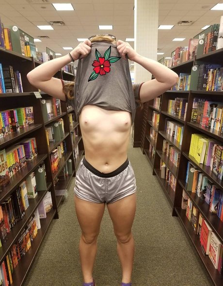 PinkNipMermaid nackt akt archiv