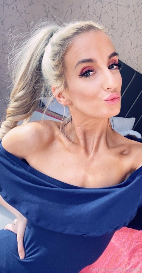 ebony summer onlyfans schöne hübsche galerien