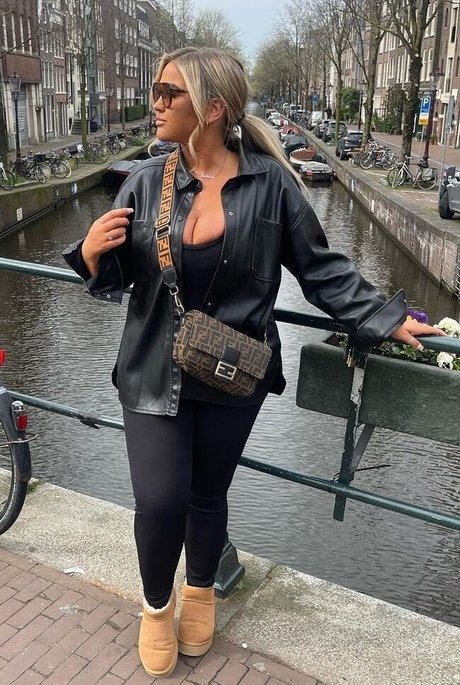 Brittany T top sexy bilder