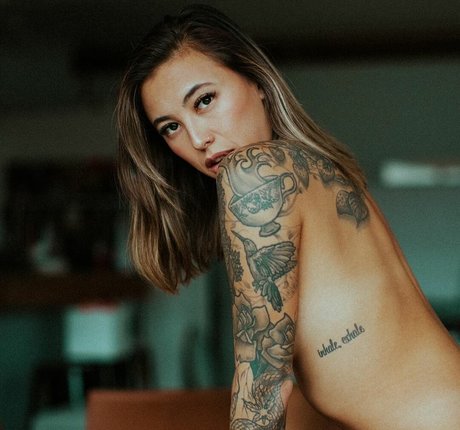 Hanako Elizabeth perfekte porno bilder